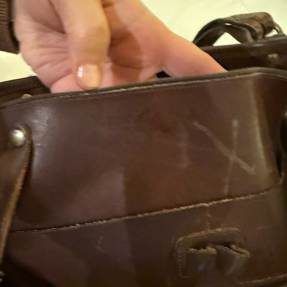 Brahma Crocodile Embossed Tote Bag - Picture 4 of 9